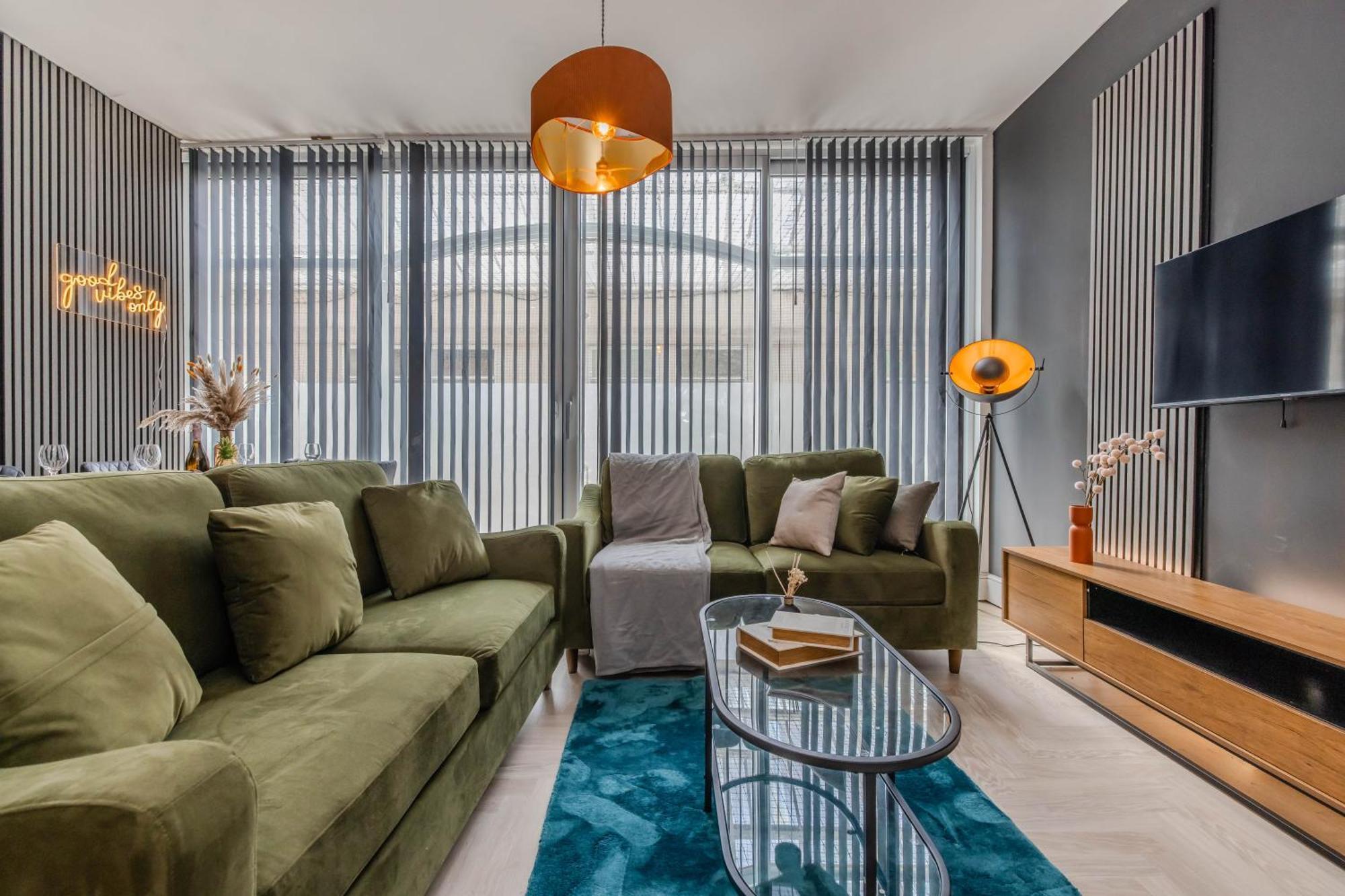 Amazing 3 Bedroom Flat I Next To Brighton Beach & Shopping Center Exterior photo